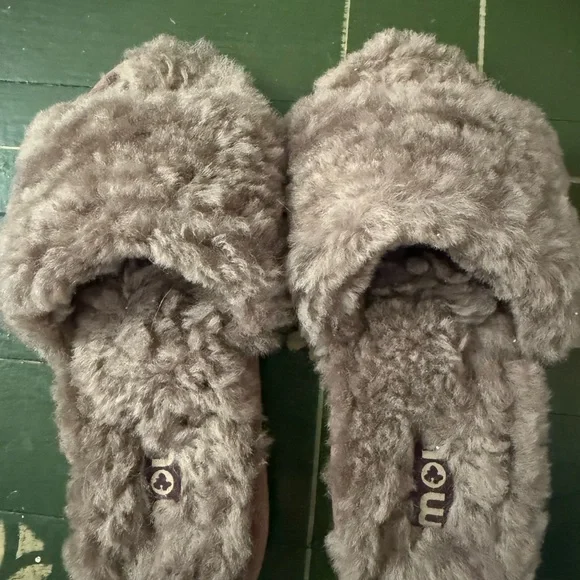 Mou Sheepskin Fur Slide Slipper in Elephant Grey - Picture 3 of 5